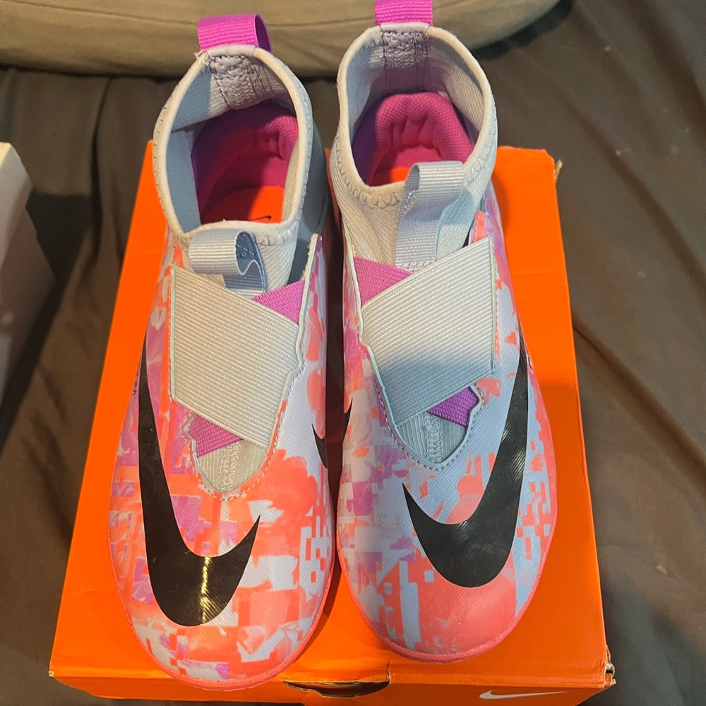 Nike Girls Mecurial Turf Cleats Size Youth 4.